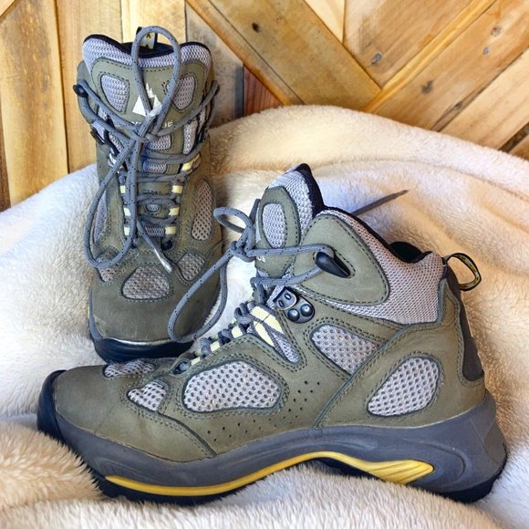 Vasque Shoes - Vasque | Women's Breeze 7463 Hiking Boots | 8